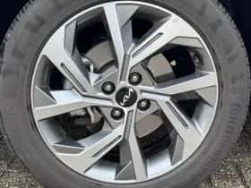 Kia Stonic (2025) thumbnail 5