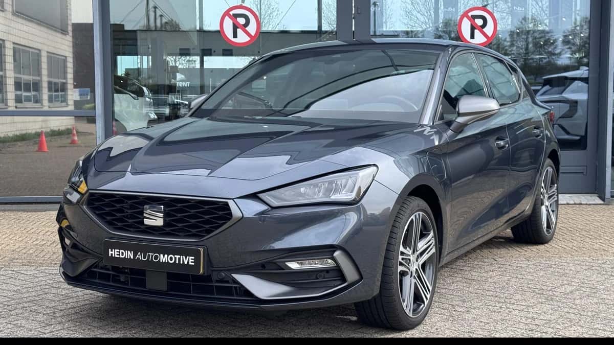 SEAT Leon (2025) — foto 1