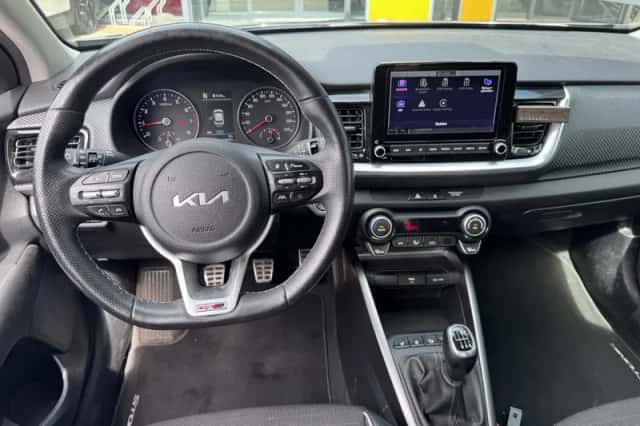Kia Stonic (2022) thumbnail 3