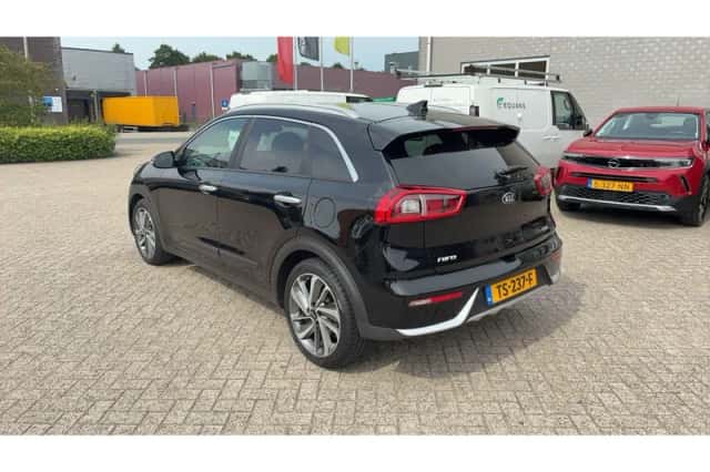 Kia Niro (2018) thumbnail 2