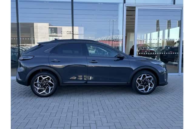 Kia XCeed (2025) thumbnail 3