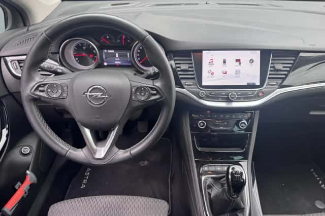 Opel Astra (2019) thumbnail 3