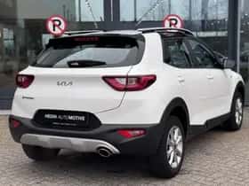 Kia Stonic (2022) thumbnail 2