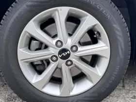 Kia Stonic (2022) thumbnail 5