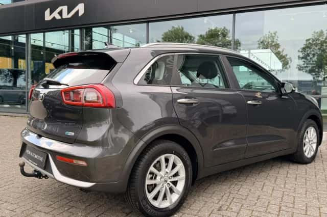 Kia Niro (2017) thumbnail 2