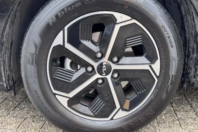 Kia Niro (2025) thumbnail 6
