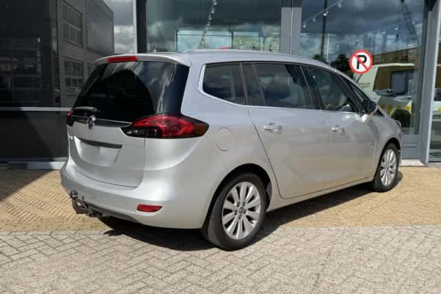 Opel Zafira (2019) thumbnail 2