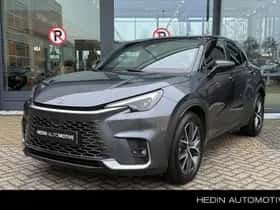 Lexus LBX (2024)