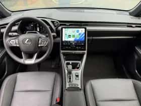 Lexus LBX (2024) thumbnail 3
