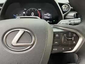 Lexus LBX (2024) thumbnail 23