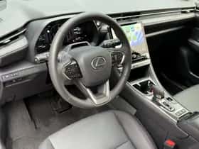 Lexus LBX (2024) thumbnail 5