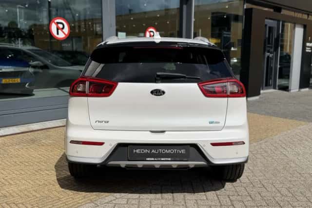 Kia Niro (2018) thumbnail 2