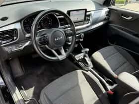 Kia Stonic (2023) thumbnail 5