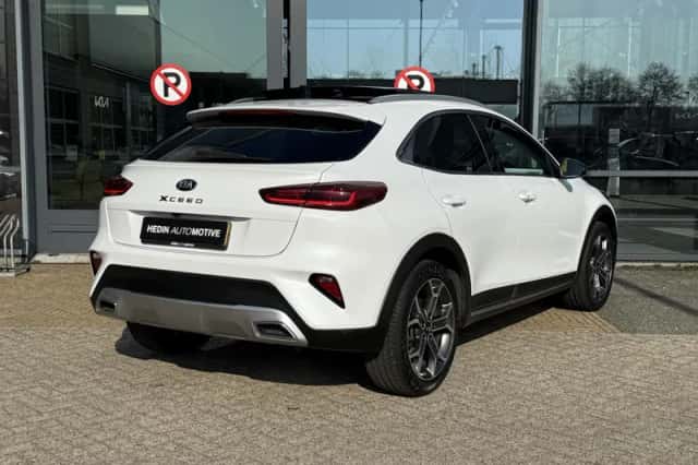 Kia XCeed (2022) thumbnail 2
