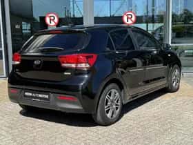 Kia Rio (2018) thumbnail 2