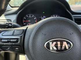 Kia Rio (2018) thumbnail 15
