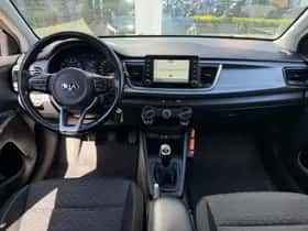 Kia Rio (2018) thumbnail 3