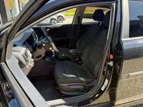Kia Rio (2018) thumbnail 6
