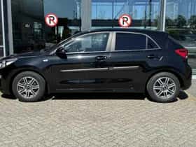 Kia Rio (2018) thumbnail 8