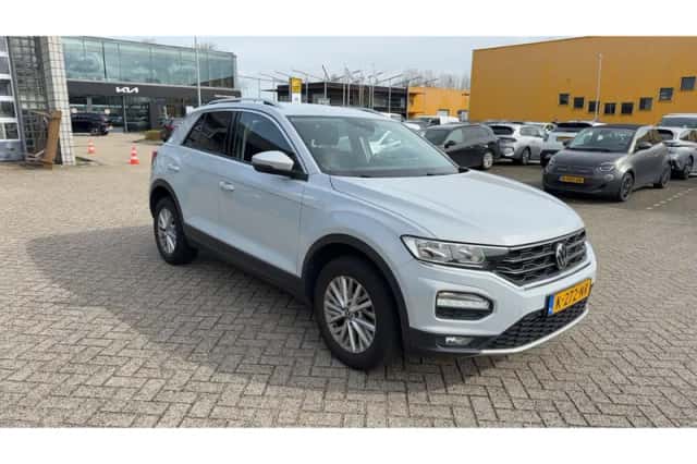 Volkswagen T-Roc (2021) thumbnail 5