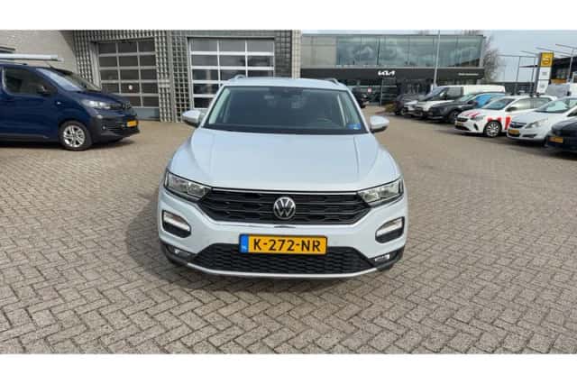 Volkswagen T-Roc (2021) thumbnail 6