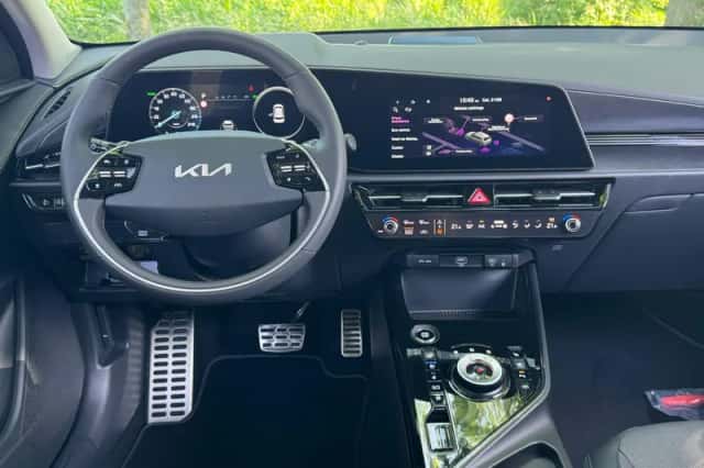 Kia Niro (2025) thumbnail 3
