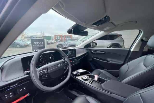 Kia EV6 (2025) thumbnail 11