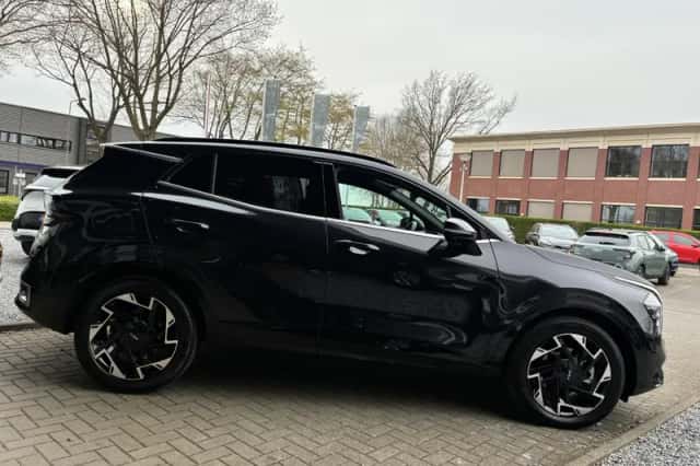 Kia Sportage (2023) thumbnail 4