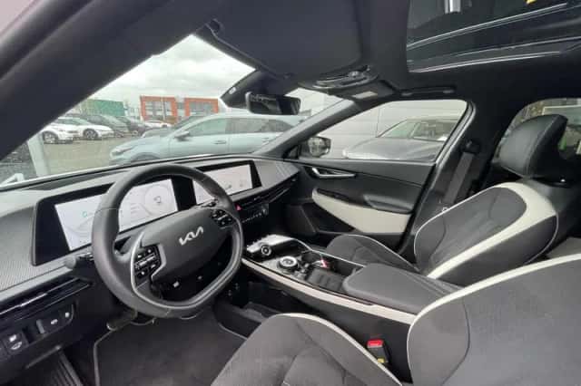 Kia EV6 (2024) thumbnail 12