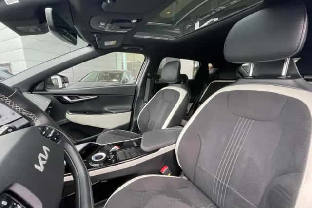 Kia EV6 (2024) thumbnail 13