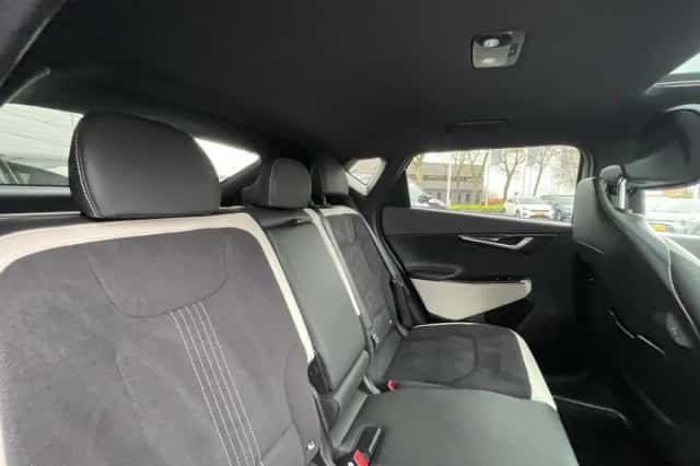Kia EV6 (2024) thumbnail 15