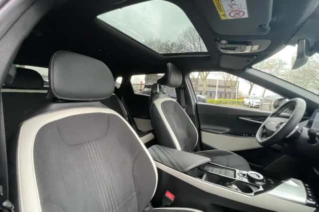 Kia EV6 (2024) thumbnail 16