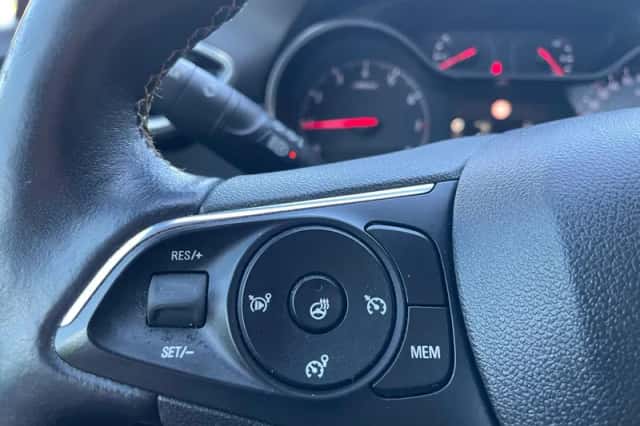 Opel Crossland X (2018) thumbnail 18