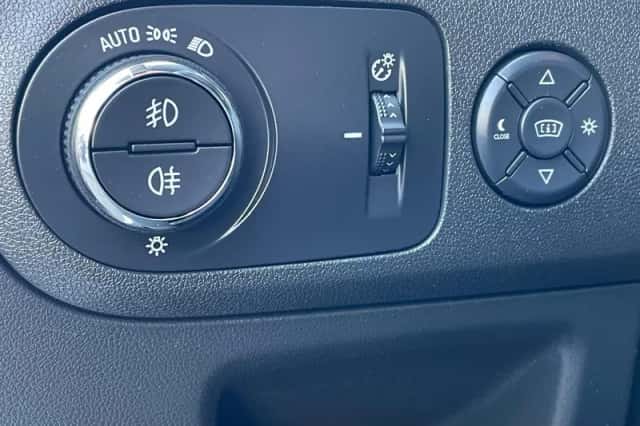 Opel Crossland X (2018) thumbnail 20