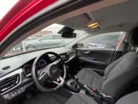 Kia Rio (2017) thumbnail 11