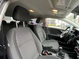 Kia Rio (2017) thumbnail 15