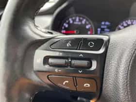 Kia Rio (2017) thumbnail 22