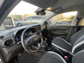 Hyundai i10 (2023) thumbnail 9