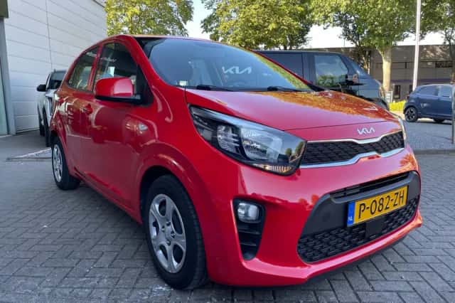 Kia Picanto (2022) thumbnail 3