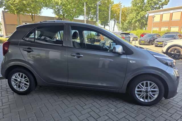 Kia Picanto (2022) thumbnail 4