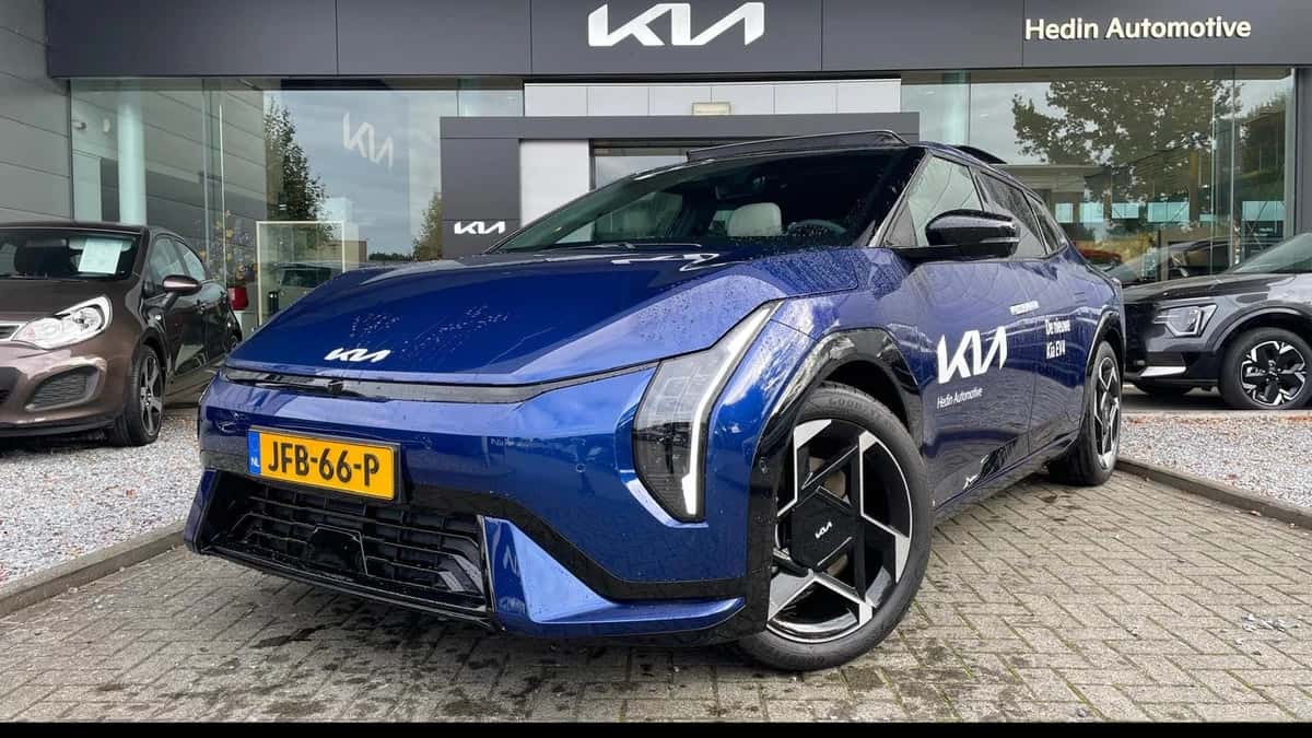 Kia EV4 (2025) — foto 1