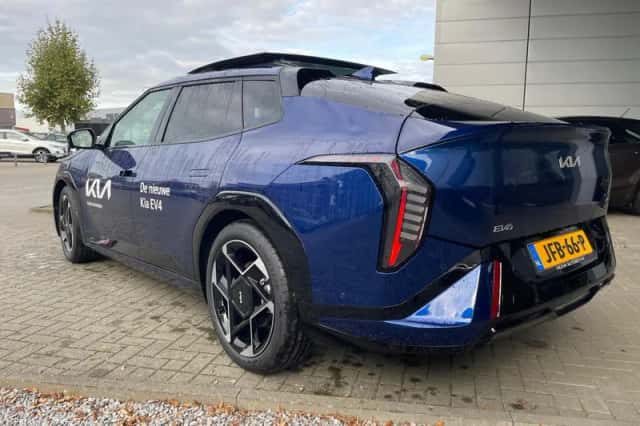 Kia EV4 (2025) thumbnail 4
