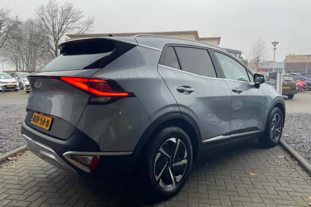 Kia Sportage (2023) thumbnail 4