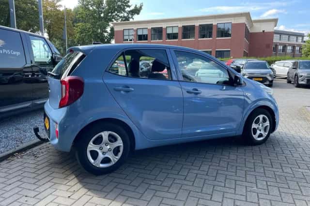 Kia Picanto (2021) thumbnail 5