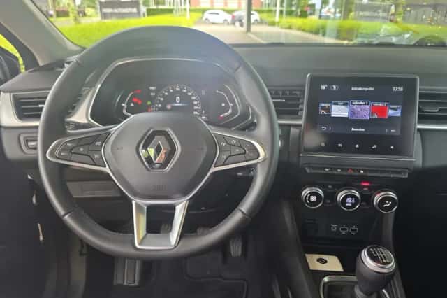 Renault Captur (2022) thumbnail 11