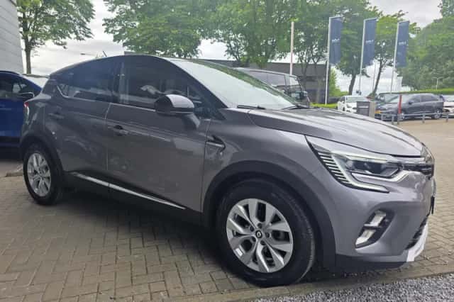 Renault Captur (2022) thumbnail 4