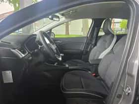 Renault Captur (2022) thumbnail 7