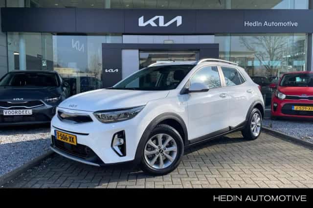 Kia Stonic (2023) thumbnail 1
