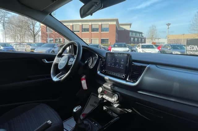 Kia Stonic (2023) thumbnail 14