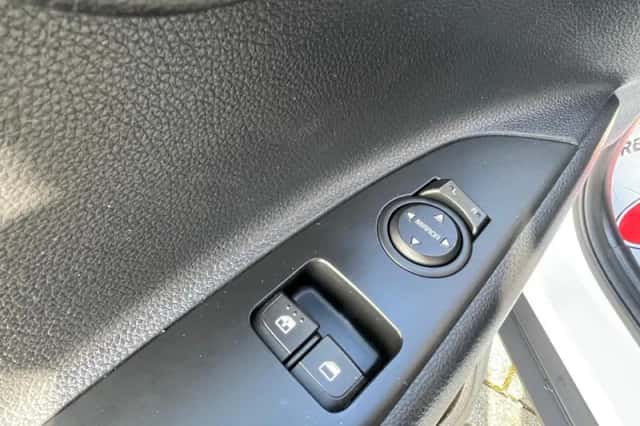 Kia Stonic (2023) thumbnail 15
